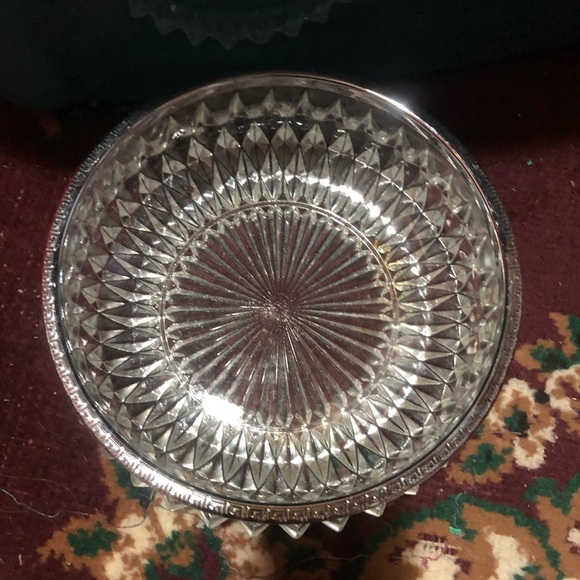 Elegant vintage 1970s  Glass cut Bowl with silver rim. Salad, fruit salad, jello - Picture 3 of 5